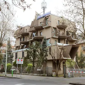 https://hotel-leonardo.it-lombardy.com